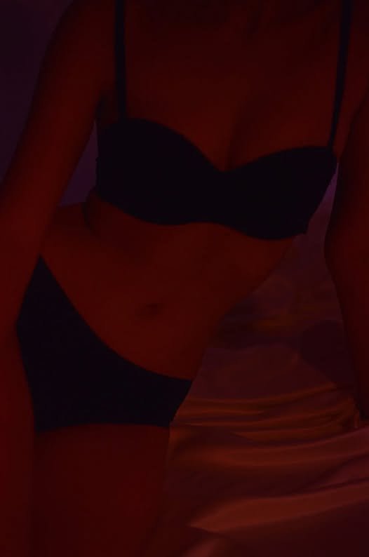 Luciana, gaja boa e dominatrix do clubedospecados. Para punheta guiada